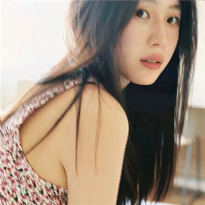 黑珍珠艾曼妞